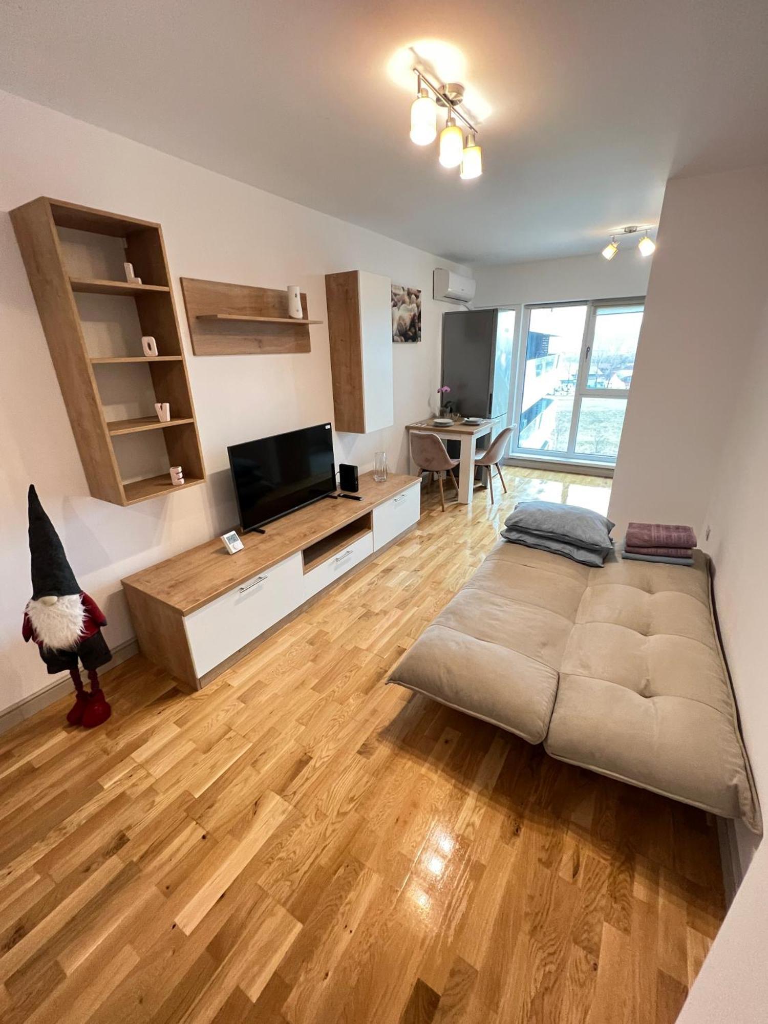 Airport Flyhub Chic Apartment Jászvásár Kültér fotó