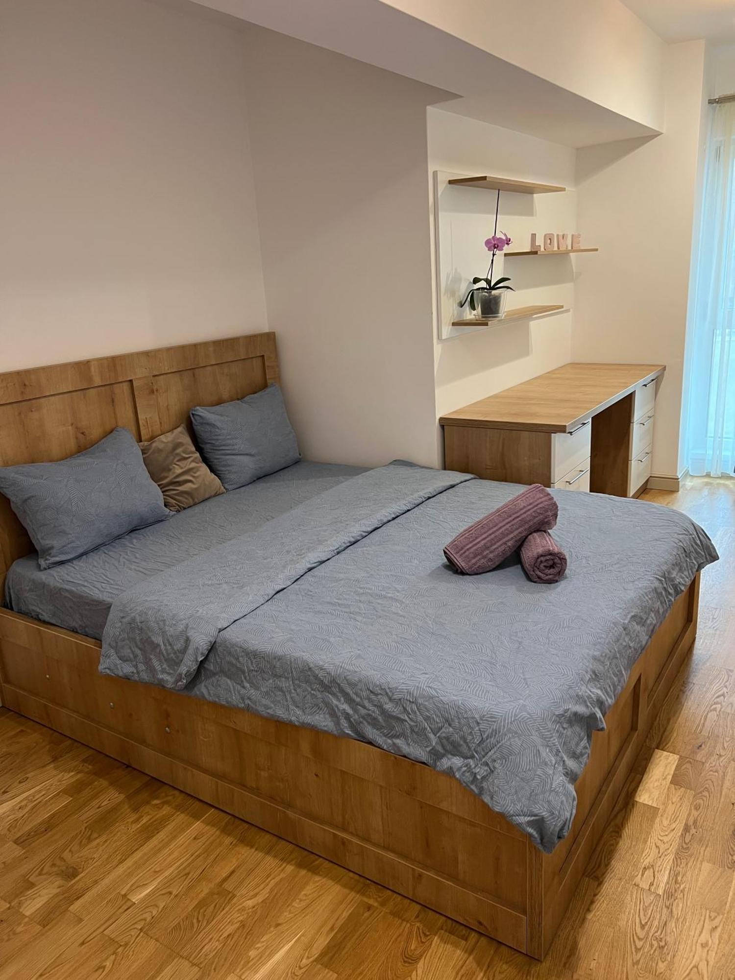 Airport Flyhub Chic Apartment Jászvásár Kültér fotó